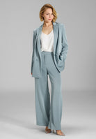 Doppelreihiger Blazer aus Satin ice blue