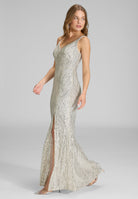 Figurbetontes Abendkleid mit Pailletten Bestickung