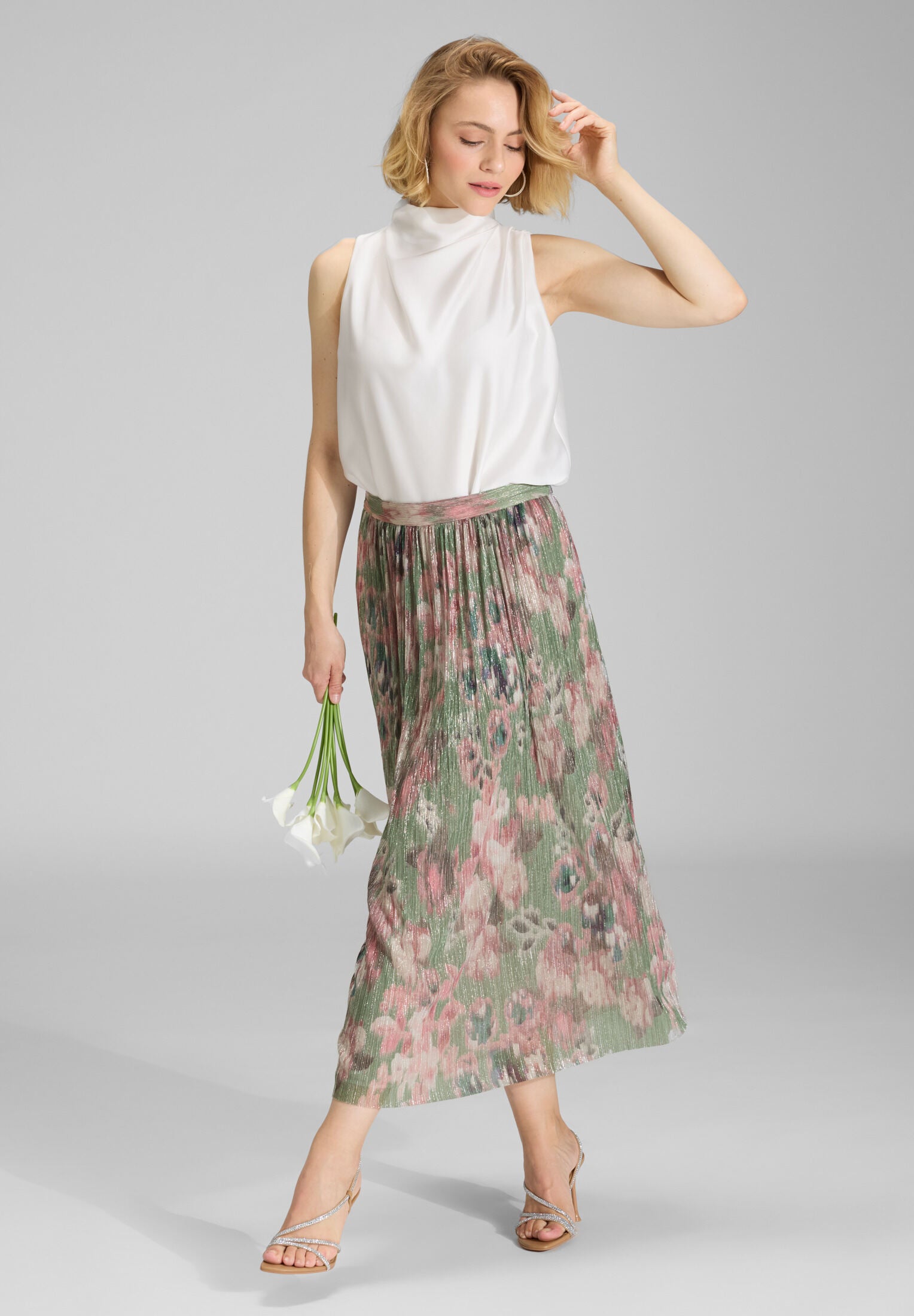 Ärmelloses Top aus nachhaltigem Satin mit Drapierung am Kragen ivory