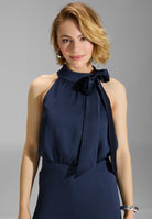 Jumpsuit mit Schluppe aus gehämmertem Satin