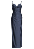 Figurbetontes Abendkleid aus Jersey Satin mit Schnürung im Rücken