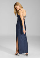 Figurbetontes Abendkleid aus Jersey Satin mit Schnürung im Rücken