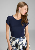 Oberteil aus Scuba mit kurzen Ärmeln