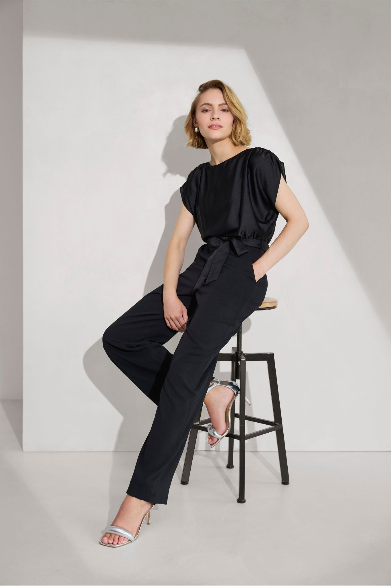 Jumpsuit mit Satin Oberteil 