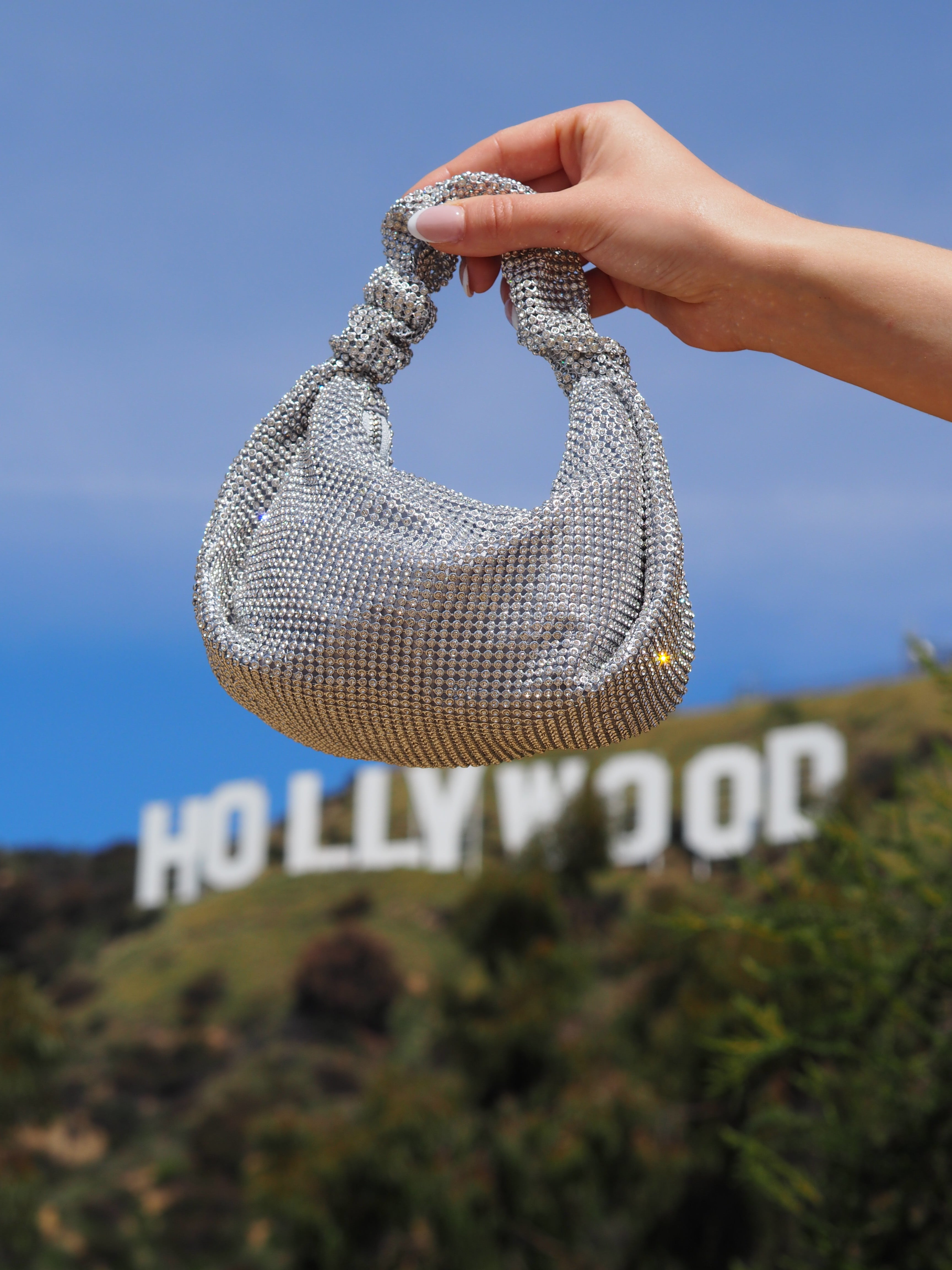Elegante Glam-Bag aus glänzendem Strassgewebe